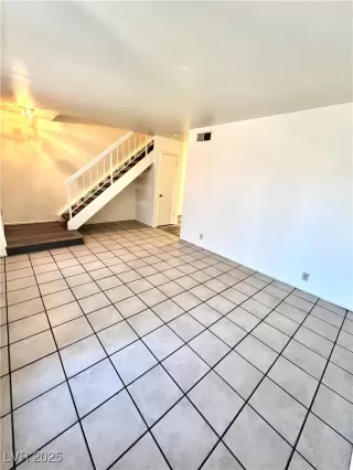 Photo #1: 2709654 Listing 