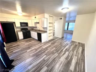 Photo #2: 2709654 Listing 