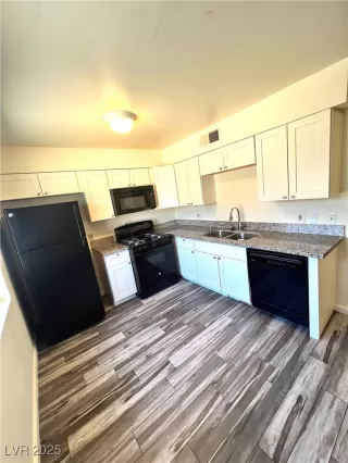 Photo #3: 2709654 Listing 