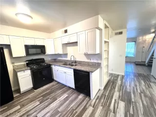 Photo #4: 2709654 Listing 