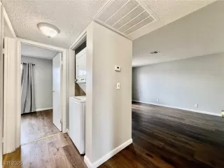 Photo #4: 2709661 Listing 