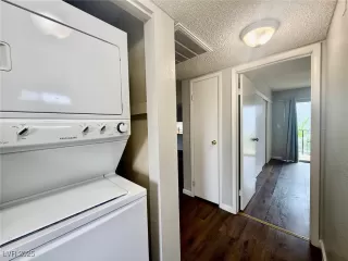 Photo #5: 2709661 Listing 