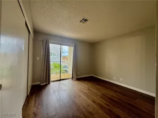 Photo #6: 2709661 Listing 