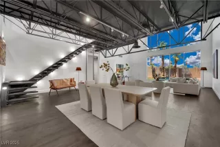 Photo #2: 2709672 Listing 