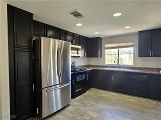 Photo #2: 2709675 Listing 