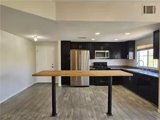 Photo #5: 2709675 Listing 