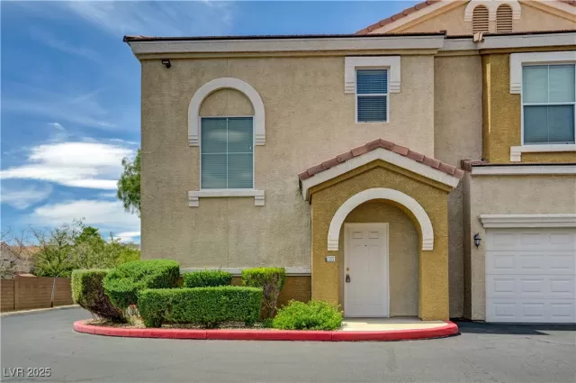 MLS: 2709676 Condo For Sale