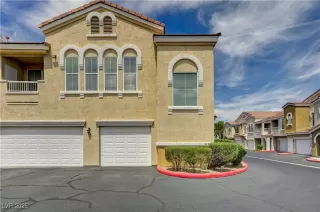 Photo #1: 2709676 Listing 