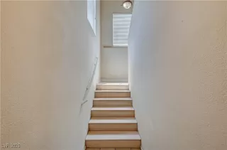 Photo #3: 2709676 Listing 