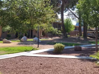 Photo #4: 2709681 Listing