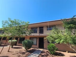 Photo #5: 2709681 Listing