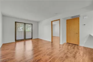 Photo #2: 2709689 Listing 