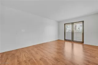 Photo #3: 2709689 Listing 