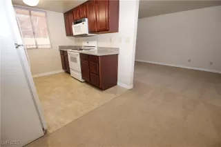 Photo #5: 2709691 Listing 