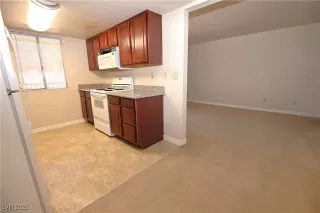 Photo #6: 2709691 Listing 