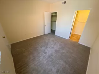 Photo #5: 2709692 Listing 