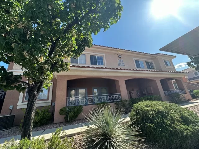 MLS: 2709704 Condo For Sale