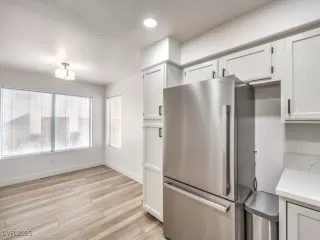 Photo #3: 2709711 Listing 