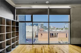 Photo #6: 2709722 Listing