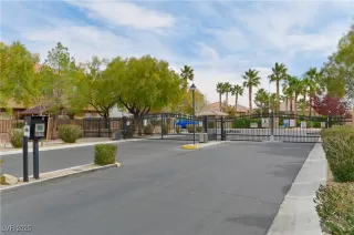 Photo #1: 2709724 Listing 