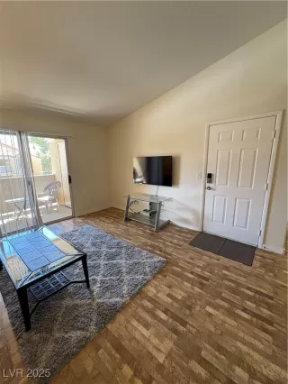 Photo #4: 2709725 Listing 