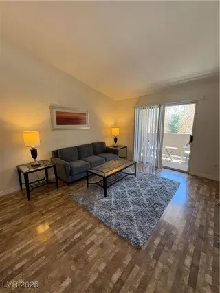 Photo #6: 2709725 Listing 