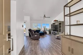 Photo #6: 2709728 Listing 