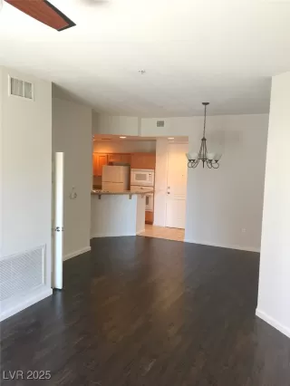 Photo #1: 2709730 Listing 