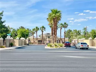 Photo #4: 2709739 Listing 