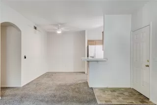 Photo #6: 2709750 Listing 