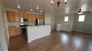 Photo #4: 2709767 Listing 