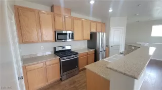 Photo #6: 2709767 Listing 