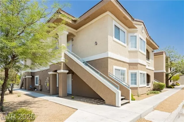 MLS: 2709782 Condo For Sale