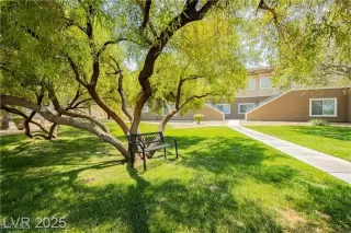 Photo #2: 2709782 Listing 