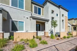 Photo #2: 2709787 Listing 