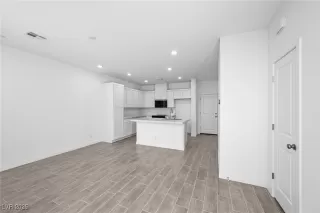 Photo #5: 2709787 Listing 