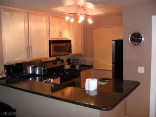 Photo #2: 2709788 Listing 