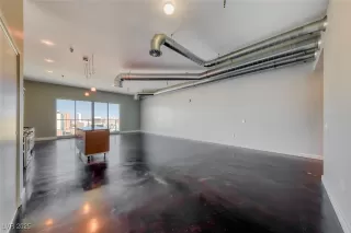 Photo #5: 2709801 Listing 