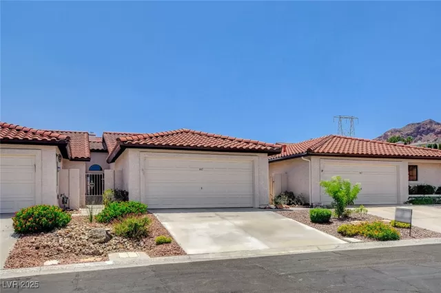 MLS: 2709806 Condo For Sale