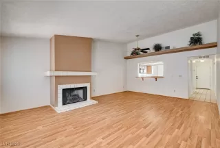 Photo #5: 2709806 Listing 