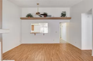 Photo #6: 2709806 Listing 