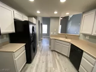 Photo #1: 2709813 Listing 