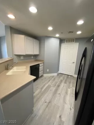 Photo #2: 2709813 Listing 