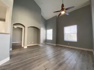 Photo #5: 2709813 Listing 