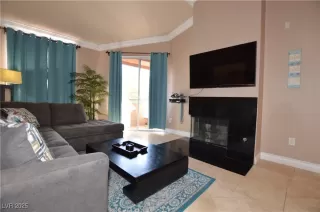 Photo #3: 2709822 Listing 