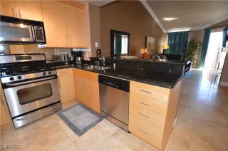 Photo #5: 2709822 Listing 