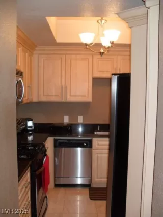 Photo #3: 2709832 Listing 