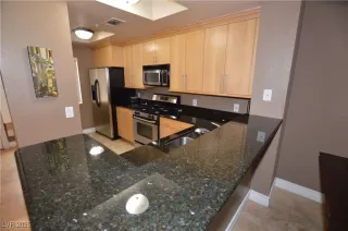 Photo #5: 2709843 Listing 