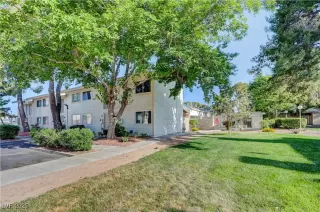 Photo #1: 2709846 Listing 