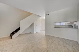 Photo #4: 2709846 Listing 